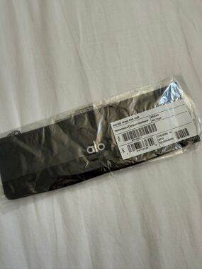 ALO Yoga Black Performance Conquer Headband